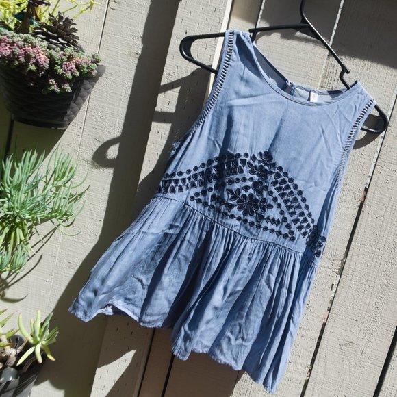 EUC Xhilaration Flowy Tank Top - Picture 2 of 5